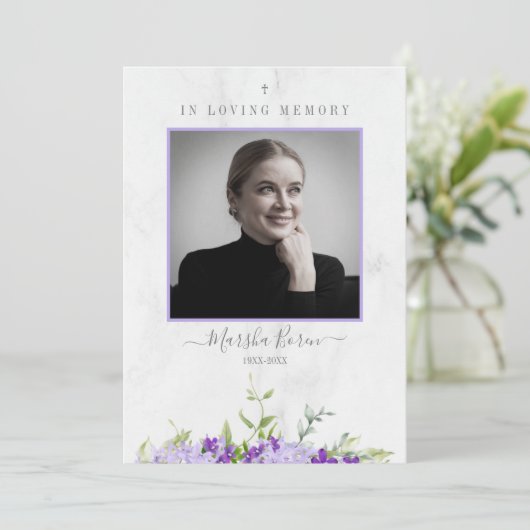 Purple Flowers in Loving Memory for Funeral (Stehend Vorderseite)