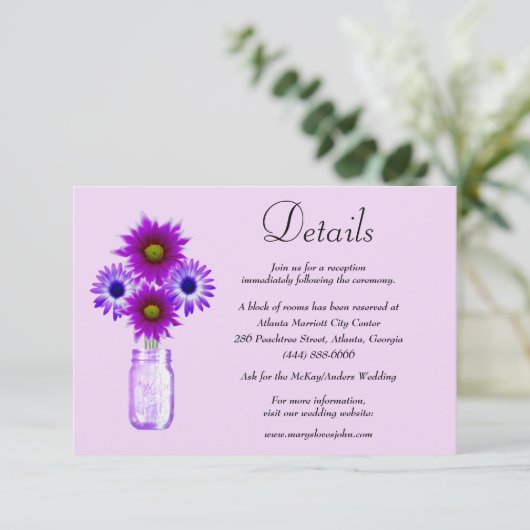 Purple Flowers Mason Jar Wedding Details Begleitkarte (Stehend Vorderseite)