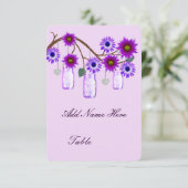 Purple Flowers Mason Jars Table Platzkarte (Stehend Vorderseite)