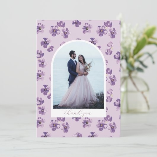 Purple Flowers Romantic Script Arch Foto Dankeskarte (Stehend Vorderseite)