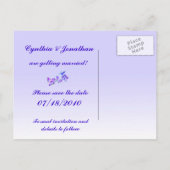 Purple Flowers Save the Date Ankündigungspostkarte (Rückseite)