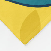 Purple Flowers & Teal Leaves on Yellow Background Fleecedecke (Ecke)