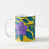 Purple Flowers & Teal Leaves on Yellow Background Kaffeetasse (Links)