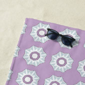 Purple geometric floral patterned strandtuch (Beispiel)