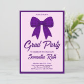 Purple Gingham Bow Graduation Party Einladung (Stehend Vorderseite)