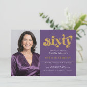 Purple Gold 60th Birthday Invitation Einladung (Stehend Vorderseite)