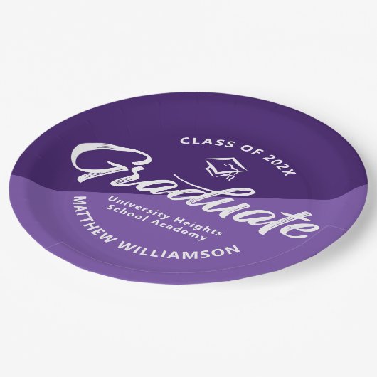 Purple Graduation Bold Retro Script Cap Icon Pappteller (Schrägansicht)