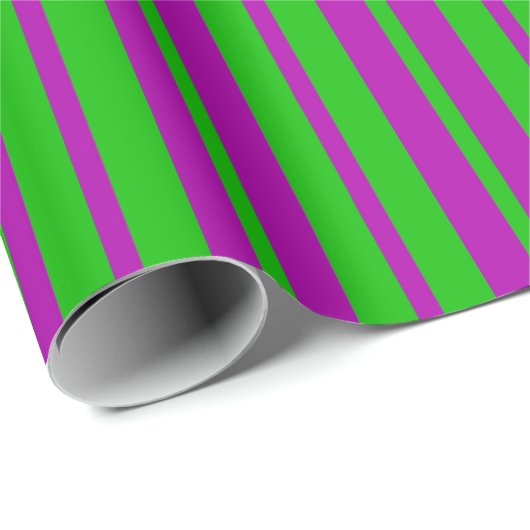 Purple Green Stylish Stripes Pattern Design  Geschenkpapier (Rolleneckpunkt)
