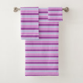 Purple Horizontal Striped Badhandtuch Set (Insitu)