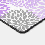 Purple Lavender and Gray Dahlia Floral Schreibtischunterlage (Ecke)