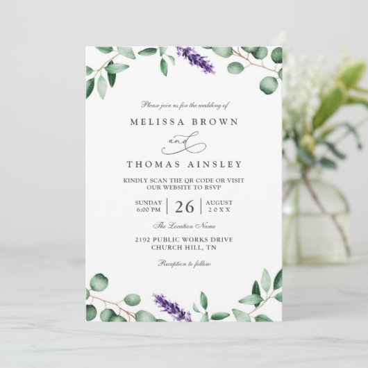 Purple Lavender Greenery Rustic QR Code Wedding Einladung (Stehend Vorderseite)