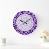 Purple Leopard Print Pattern. Große Wanduhr (Zuhause)