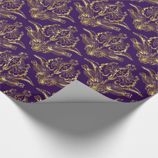 Purple & Metallic Gold Look Floral Damasks Pattern Geschenkpapier (Ecke)