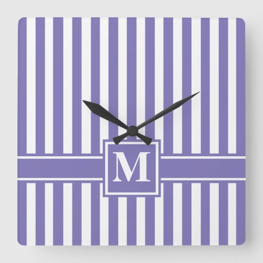 Purple Modern Stripe with Monogram Quadratische Wanduhr (Vorderseite)