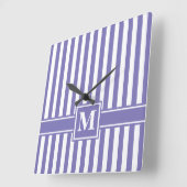 Purple Modern Stripe with Monogram Quadratische Wanduhr (Winkel)