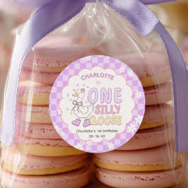 Purple One Silly Goose - Girl's first birthday Runder Aufkleber