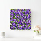 Purple Pansy Field, Quadratische Wanduhr (Zuhause)