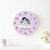 Purple Penguins Heart Nursery Decor Wall Clock Große Wanduhr (Zuhause)