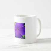 Purple Petunia Coffee Mug Kaffeetasse (VorderseiteRechts)
