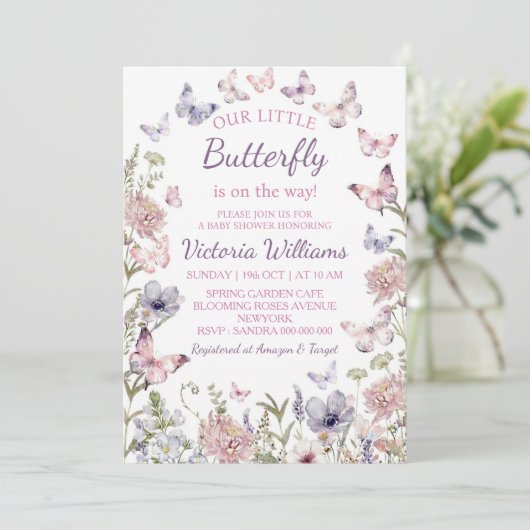 Purple Pink Butterfly Baby Girl Baby Shower Einladung (Stehend Vorderseite)