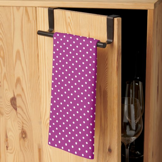 Purple Polka Dot Pattern Geschirrtuch (Drittel gefaltet)