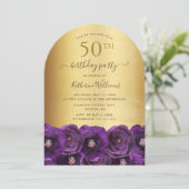 Purple Rose Floral Gold 50th Birthday Party Einladung (Stehend Vorderseite)