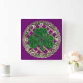 Purple Shamrock & Celtic Knots Roman Numeral Clock Quadratische Wanduhr (Zuhause)