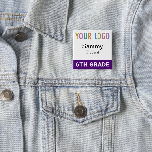 Purple Student Name Badge Button with School Logo (Beispiel)