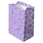 Purple watercolor flower lilac design mittlere geschenktüte (Rückseite Schrägansicht)