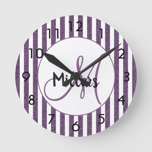 Purple white glitter stripes monogram girly runde wanduhr (Vorderseite)