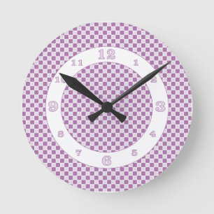 Purple/White Monochromatic Checks Runde Wanduhr