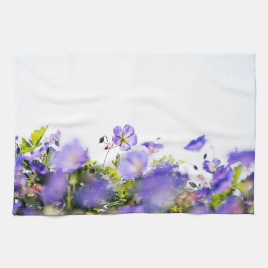Purple Wildflowers, Dreamy Soft Botanical Geschirrtuch (Horizontal)