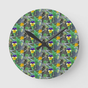 Purple & Yellow Pansy Runde Wanduhr
