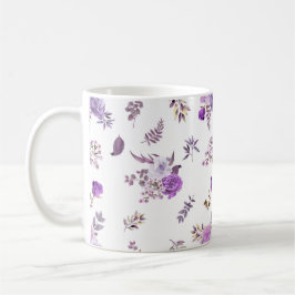 Purpurblumen auf kaffeetasse