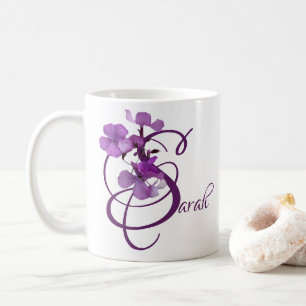 Purpurblüten mit individuellem Sarah-Namen, trendy Kaffeetasse