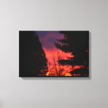 Purpurroter Sonnenaufgang über Hubbell, Michigan