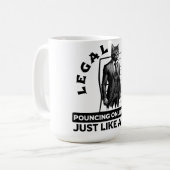 Purr-Anzug der juristischen Katze: Gerechtigkeit i Kaffeetasse (Vorderseite Links)