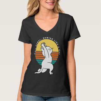 Purr Power Unwind Like A Cat Retro Yoga Cat Presen T-Shirt