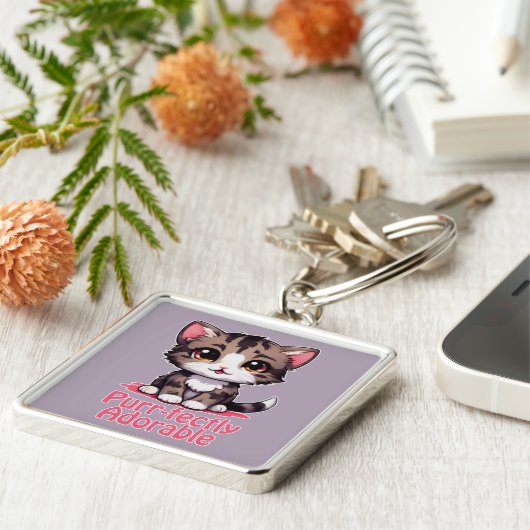 Purr-süßer Chibi Kawaii Kitten in Pink Schlüsselanhänger (Seite)