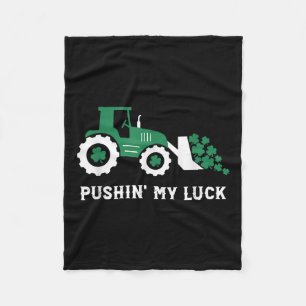 Pushin My Luck Kleinkind Tractor St Patricks Day B Fleecedecke