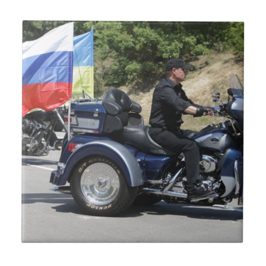 Putin reitet ein Trike! Fliese (Vorderseite)