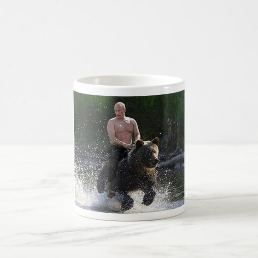 Putin reitet einen Bären! Kaffeetasse (Mittel)
