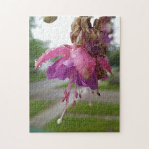 Puzzle aus Foto-Puzzle mit kreativer Rosa Fuchsia-