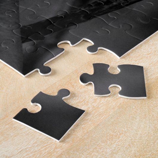 Puzzle aus schwarzem und weißem Rosenblumen (Seite)