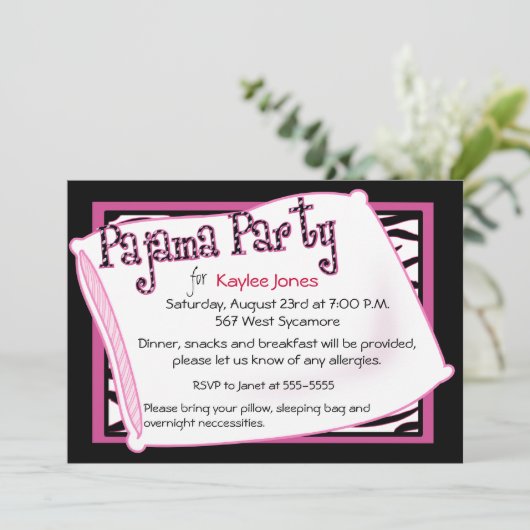Pyjama-Party im Schwarzen und im Rosa Einladung (Stehend Vorderseite)