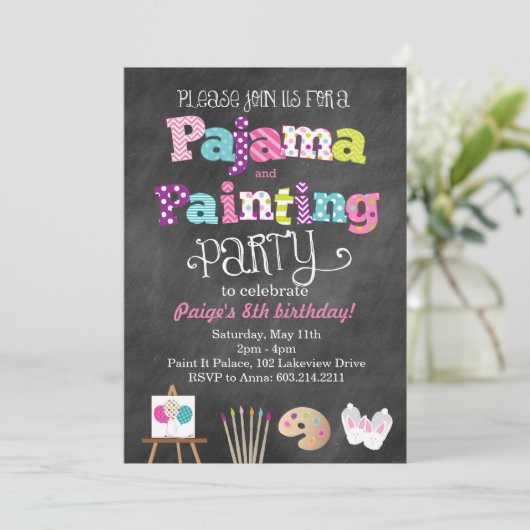 Pyjama-und Malerei-Tafel-Art-Einladung Einladung (Stehend Vorderseite)