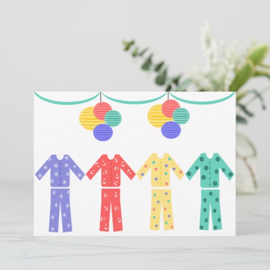 Pyjamas in einem Reihen-Pyjama-Party Einladung (Stehend Vorderseite)