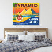 Pyramid Apple Label - Penticton B.C. Kanada Leinwanddruck (Insitu (Schlafzimmer))
