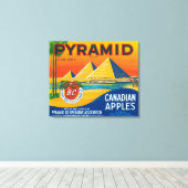 Pyramid Apple Label - Penticton B.C. Kanada Leinwanddruck (Insitu (Holzboden))