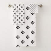 Pyramid Cube Repeat White Badhandtuch Set (Insitu)